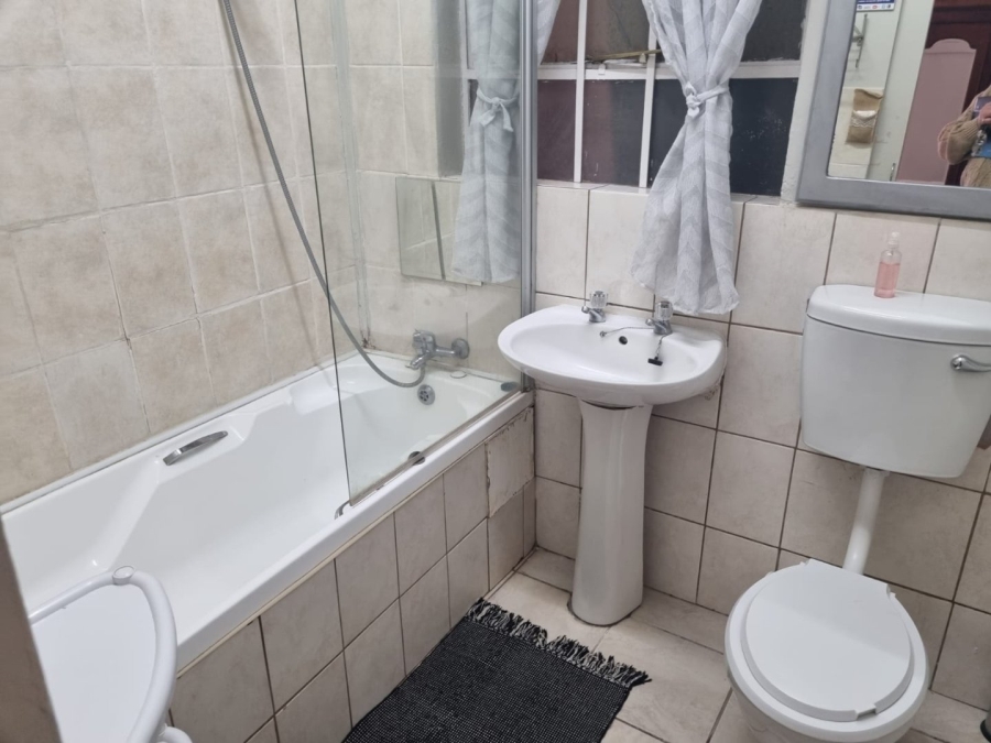12 Bedroom Property for Sale in Universitas Free State